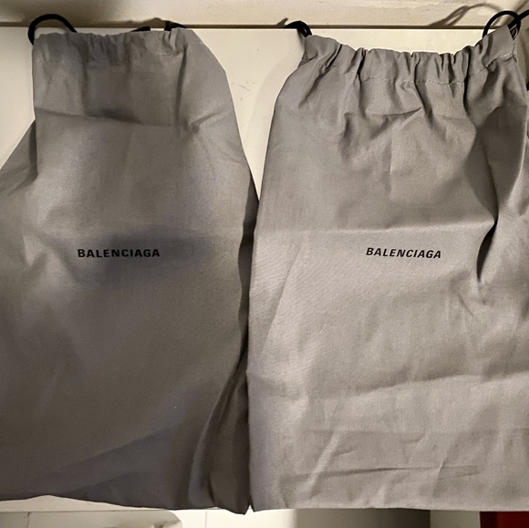 Balenciaga - Picture 7 of 16